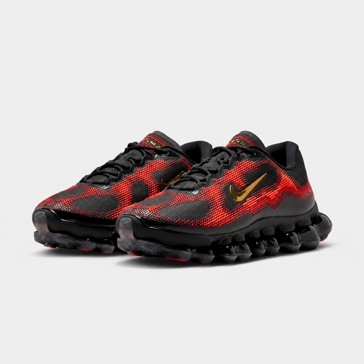Black/Team Red